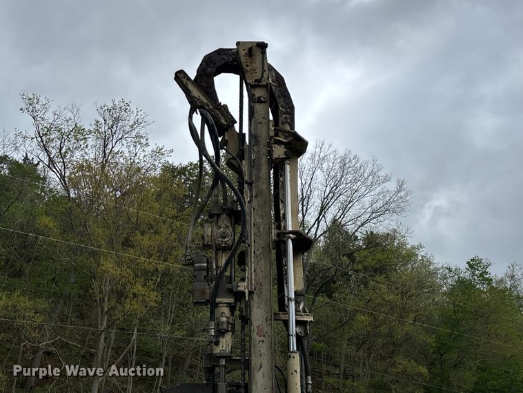 image for item EO4181 1997 Ingersoll Rand ECM690 drilling Rig