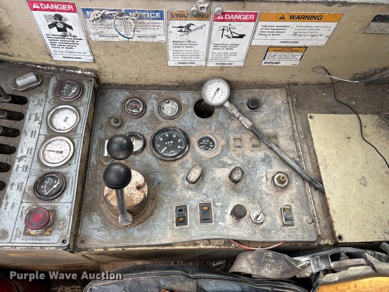 image for item EO4181 1997 Ingersoll Rand ECM690 drilling Rig