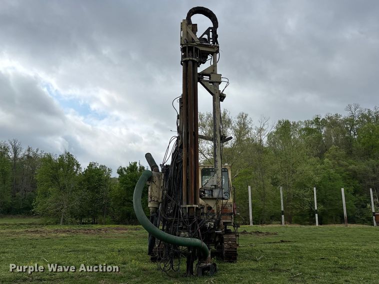 image for item EO4182 1996 Ingersoll Rand CM695D drilling rig