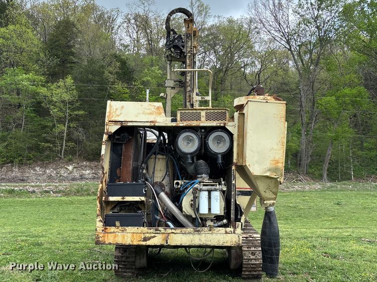 image for item EO4182 1996 Ingersoll Rand CM695D drilling rig