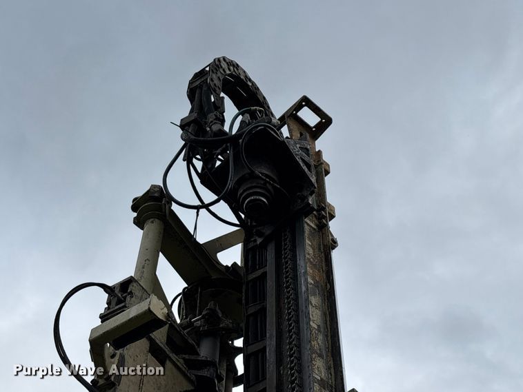 image for item EO4182 1996 Ingersoll Rand CM695D drilling rig