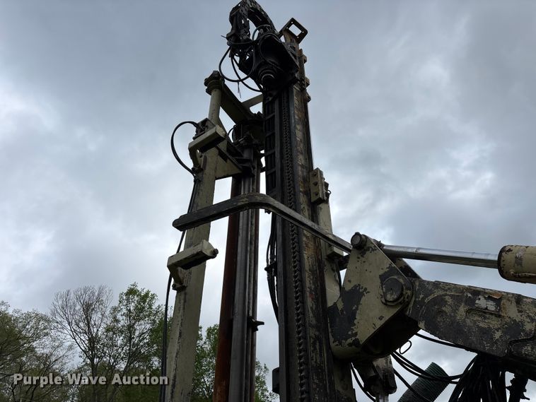 image for item EO4182 1996 Ingersoll Rand CM695D drilling rig