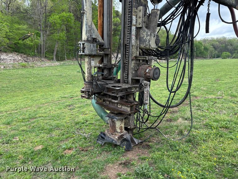 image for item EO4182 1996 Ingersoll Rand CM695D drilling rig