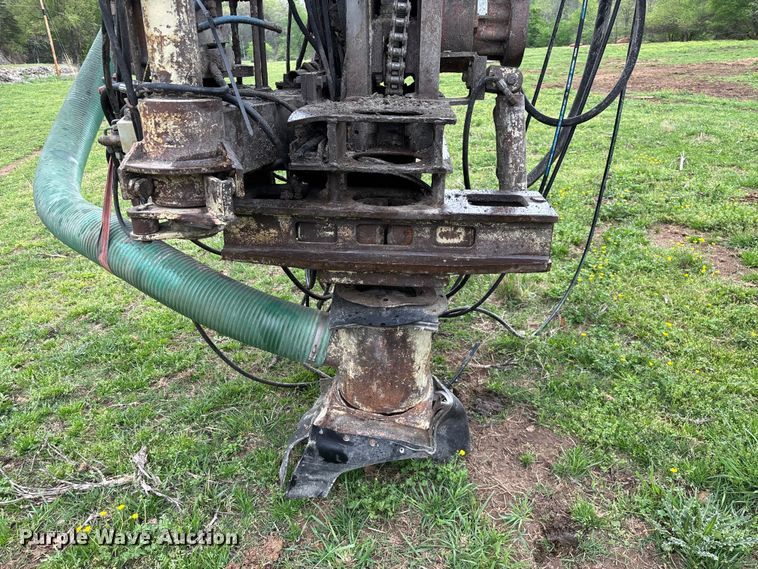 image for item EO4182 1996 Ingersoll Rand CM695D drilling rig