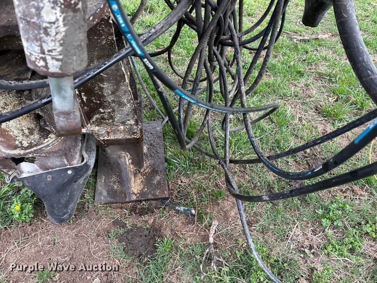 image for item EO4182 1996 Ingersoll Rand CM695D drilling rig