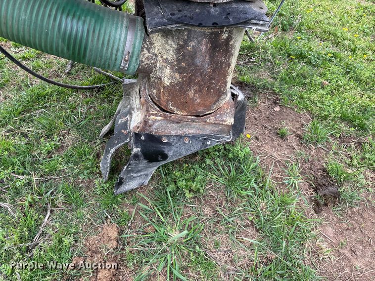 image for item EO4182 1996 Ingersoll Rand CM695D drilling rig