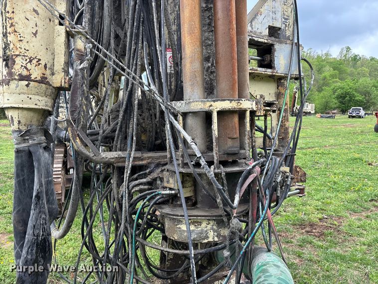 image for item EO4182 1996 Ingersoll Rand CM695D drilling rig