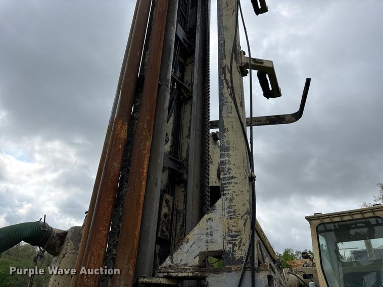 image for item EO4182 1996 Ingersoll Rand CM695D drilling rig