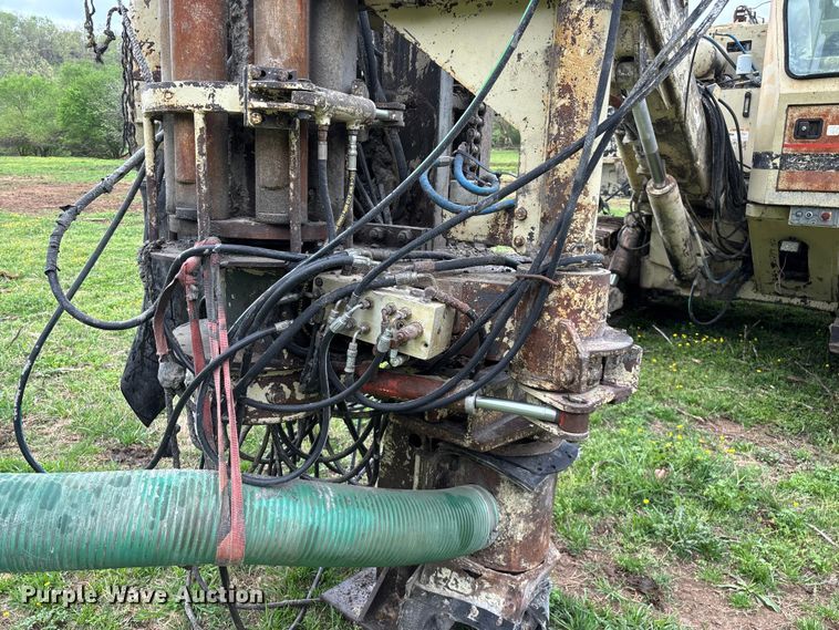 image for item EO4182 1996 Ingersoll Rand CM695D drilling rig