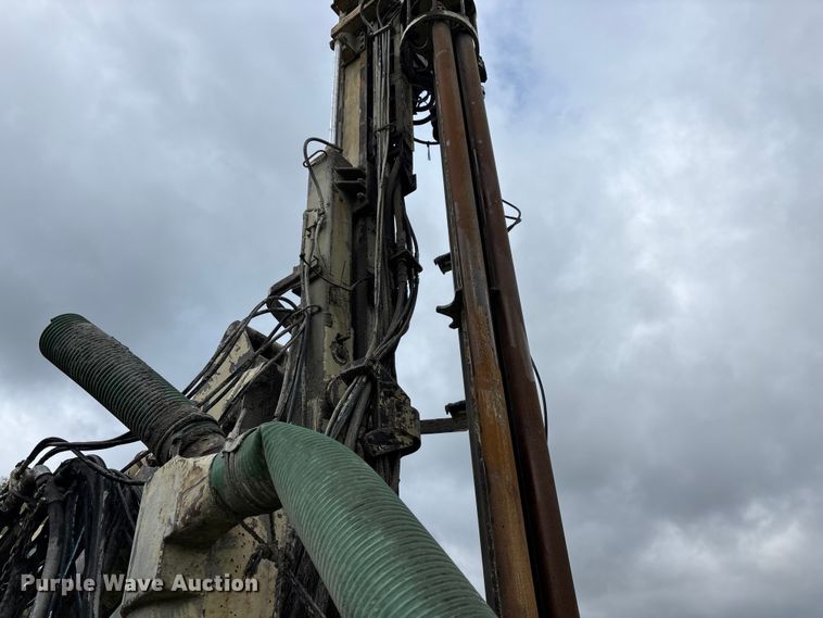 image for item EO4182 1996 Ingersoll Rand CM695D drilling rig