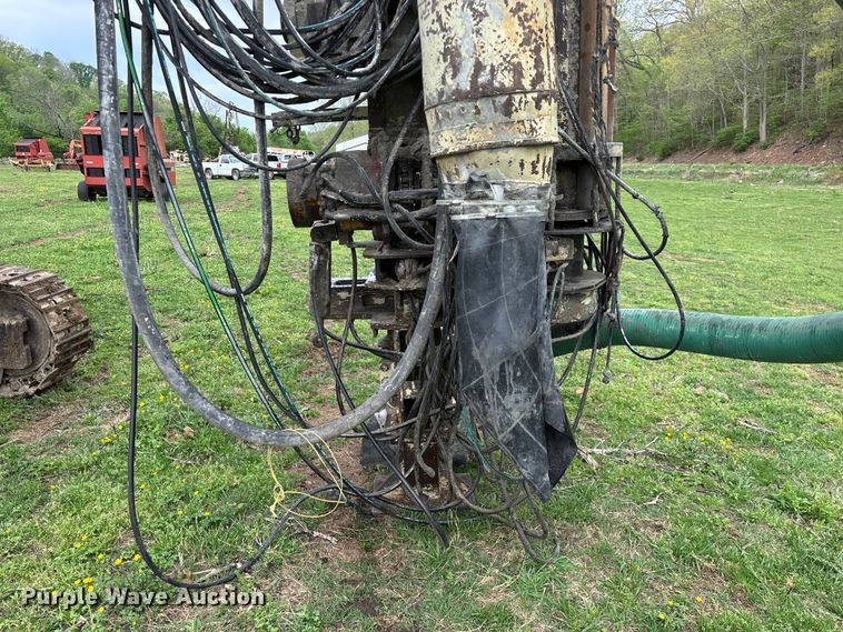 image for item EO4182 1996 Ingersoll Rand CM695D drilling rig