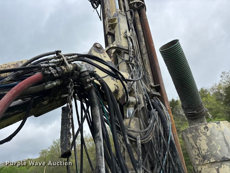 image for item EO4182 1996 Ingersoll Rand CM695D drilling rig