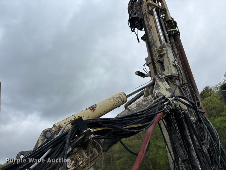 image for item EO4182 1996 Ingersoll Rand CM695D drilling rig