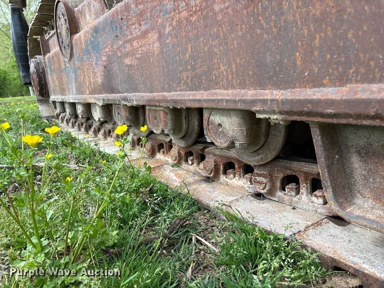 image for item EO4182 1996 Ingersoll Rand CM695D drilling rig