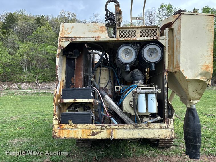 image for item EO4182 1996 Ingersoll Rand CM695D drilling rig