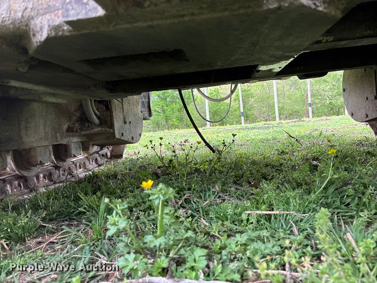 image for item EO4182 1996 Ingersoll Rand CM695D drilling rig