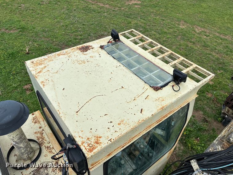 image for item EO4182 1996 Ingersoll Rand CM695D drilling rig