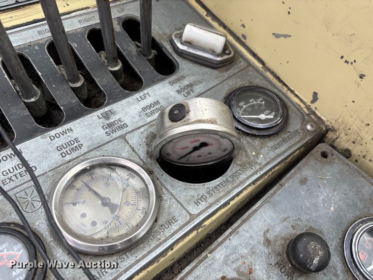 image for item EO4182 1996 Ingersoll Rand CM695D drilling rig