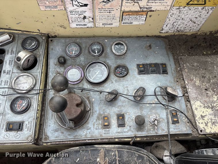 image for item EO4182 1996 Ingersoll Rand CM695D drilling rig