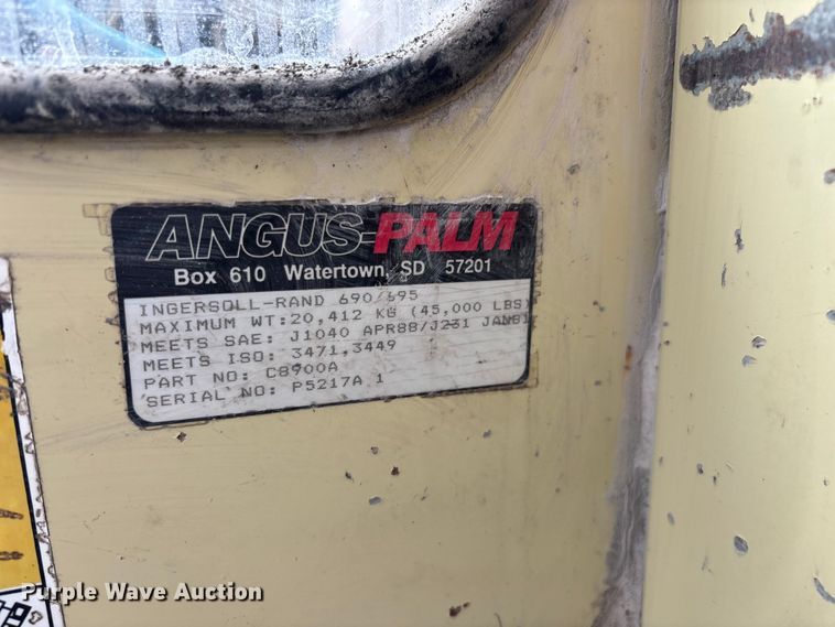 image for item EO4182 1996 Ingersoll Rand CM695D drilling rig
