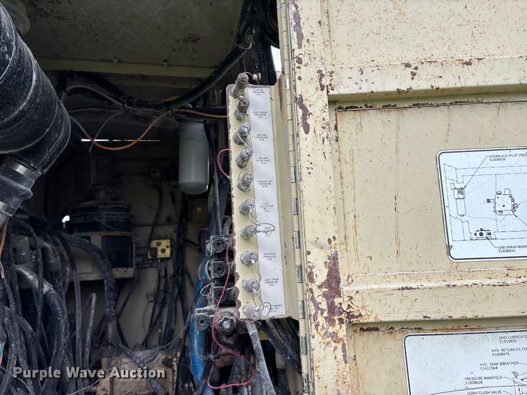 image for item EO4182 1996 Ingersoll Rand CM695D drilling rig