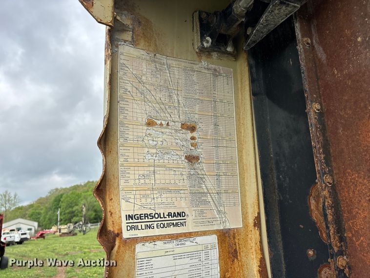 image for item EO4182 1996 Ingersoll Rand CM695D drilling rig