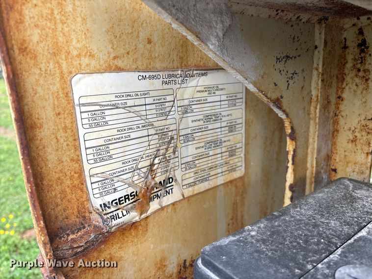image for item EO4182 1996 Ingersoll Rand CM695D drilling rig