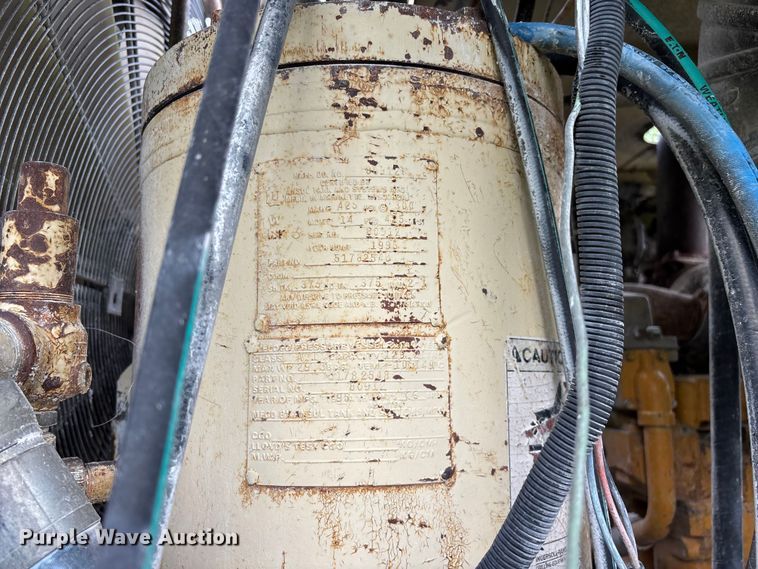 image for item EO4182 1996 Ingersoll Rand CM695D drilling rig