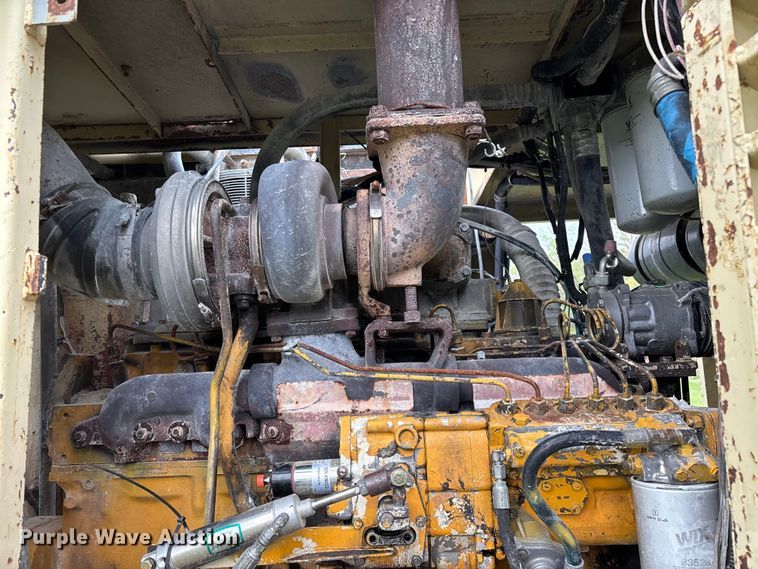 image for item EO4182 1996 Ingersoll Rand CM695D drilling rig