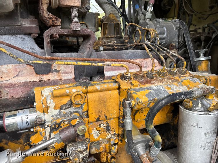 image for item EO4182 1996 Ingersoll Rand CM695D drilling rig