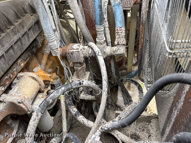 image for item EO4182 1996 Ingersoll Rand CM695D drilling rig