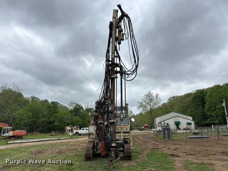 image for item EO4183 1990 Ingersoll Rand ECM690/YH100 drilling rig