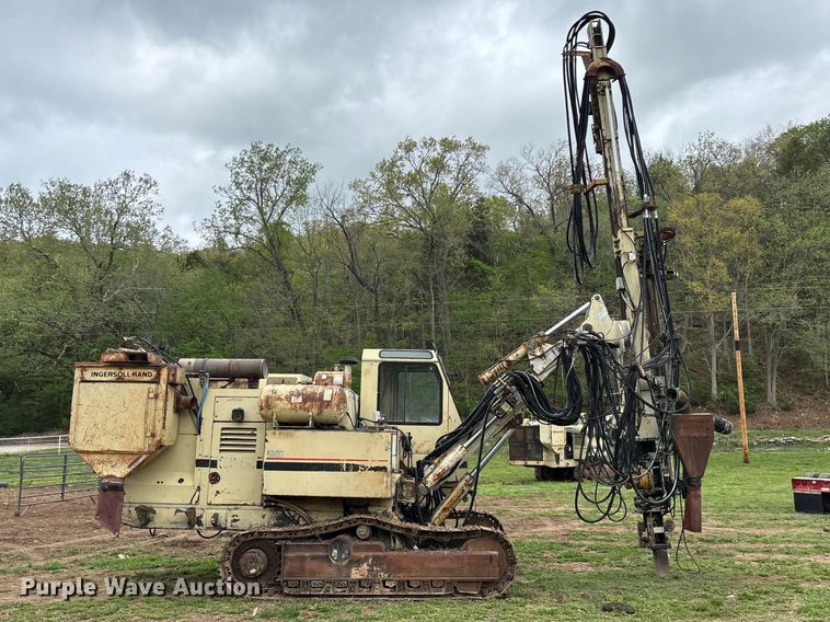 image for item EO4183 1990 Ingersoll Rand ECM690/YH100 drilling rig