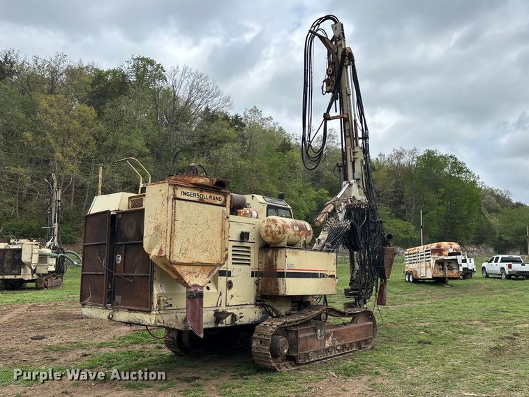 image for item EO4183 1990 Ingersoll Rand ECM690/YH100 drilling rig