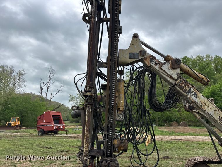 image for item EO4183 1990 Ingersoll Rand ECM690/YH100 drilling rig