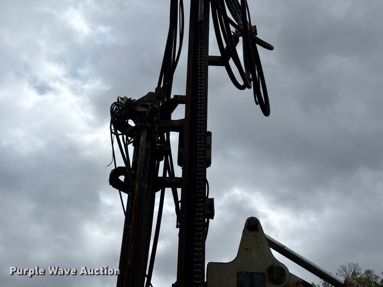 image for item EO4183 1990 Ingersoll Rand ECM690/YH100 drilling rig