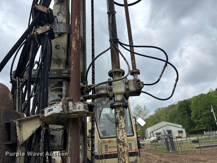 image for item EO4183 1990 Ingersoll Rand ECM690/YH100 drilling rig