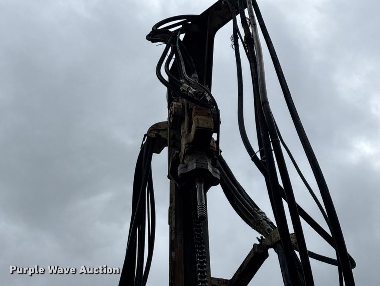 image for item EO4183 1990 Ingersoll Rand ECM690/YH100 drilling rig