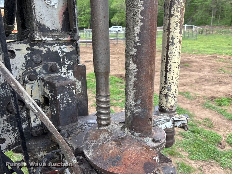 image for item EO4183 1990 Ingersoll Rand ECM690/YH100 drilling rig