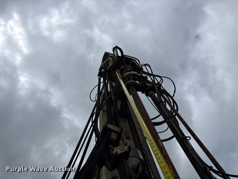 image for item EO4183 1990 Ingersoll Rand ECM690/YH100 drilling rig