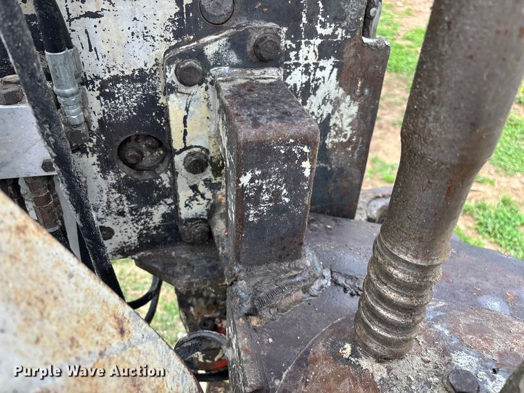 image for item EO4183 1990 Ingersoll Rand ECM690/YH100 drilling rig