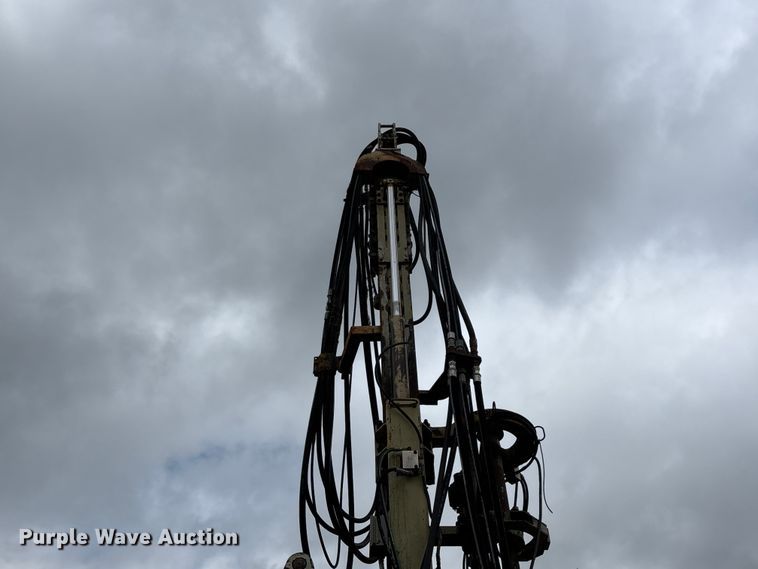 image for item EO4183 1990 Ingersoll Rand ECM690/YH100 drilling rig