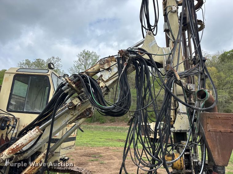 image for item EO4183 1990 Ingersoll Rand ECM690/YH100 drilling rig