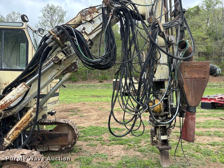 image for item EO4183 1990 Ingersoll Rand ECM690/YH100 drilling rig