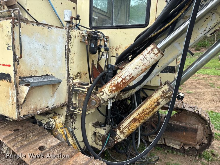 image for item EO4183 1990 Ingersoll Rand ECM690/YH100 drilling rig