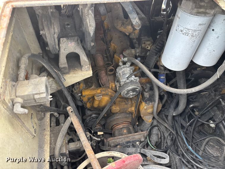 image for item EO4183 1990 Ingersoll Rand ECM690/YH100 drilling rig