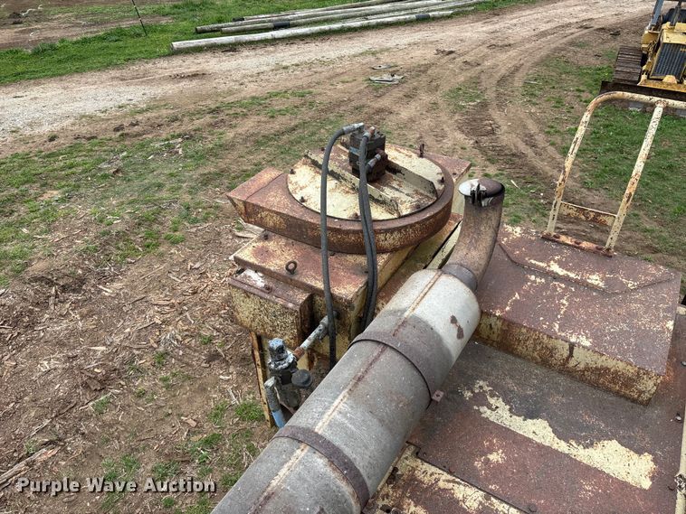 image for item EO4183 1990 Ingersoll Rand ECM690/YH100 drilling rig