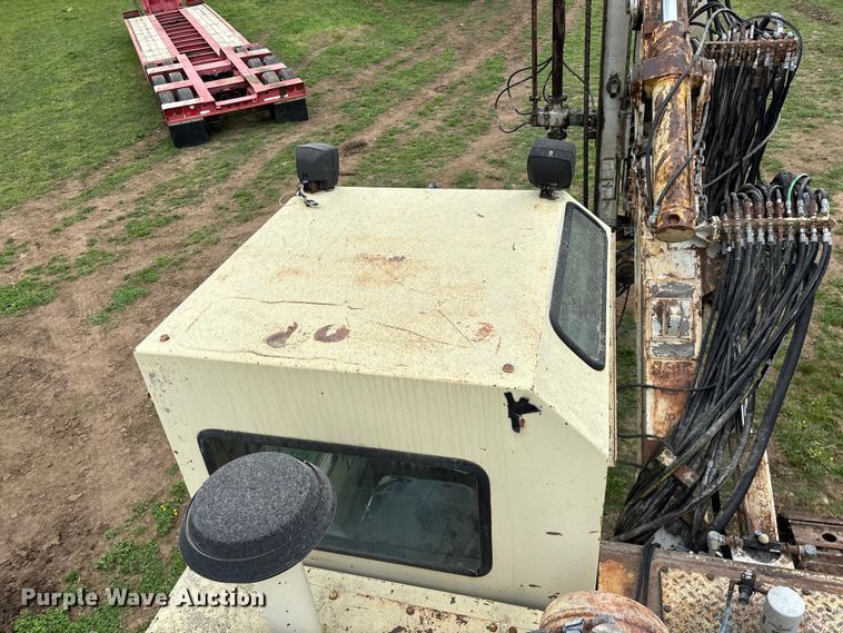 image for item EO4183 1990 Ingersoll Rand ECM690/YH100 drilling rig