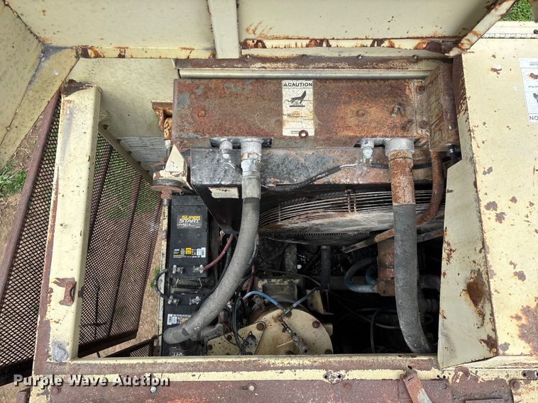 image for item EO4183 1990 Ingersoll Rand ECM690/YH100 drilling rig