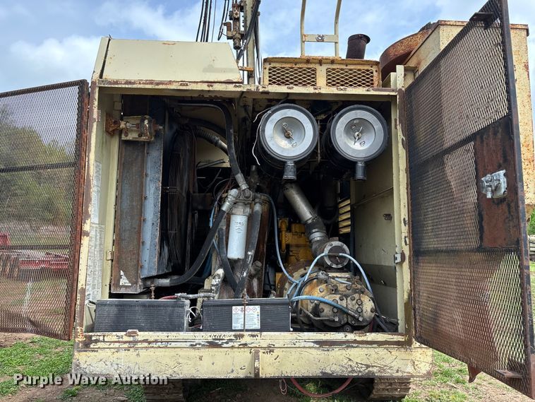 image for item EO4183 1990 Ingersoll Rand ECM690/YH100 drilling rig